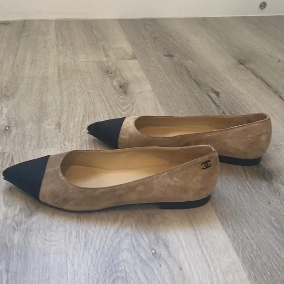 CHANEL Tan and Black Women's Shoes - Picture 4 of 16